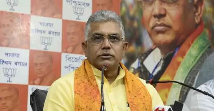 বুদ্ধিজীবীরা সমাজবিরোধী, এদের মাথায় ডিম ভাঙুন: পশ্চিমবঙ্গের মন্ত্রী