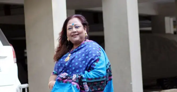 মনোনয়নপত্র সংগ্রহ করলেন ‘পাগল মন’খ্যাত শিল্পী দিলরুবা খান