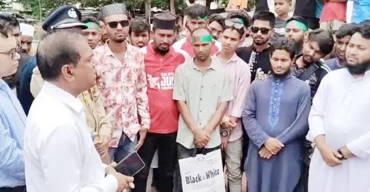 হ-য-ব-র-ল উদযাপনে ক্ষমা চেয়েই সারাটা দিন কাটলো জেলা প্রশাসকের