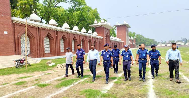 প্রস্তুত গোর-এ-শহীদ ঈদগাহ ময়দান, ঈদের জামাত সকাল ৯টায়