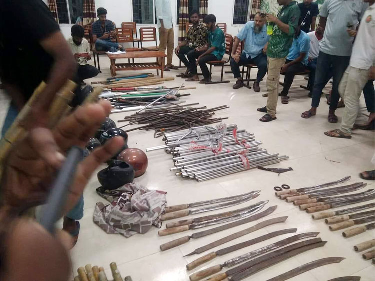 দ্বিতীয় দিনেও হাবিপ্রবির হল থেকে বিপুল সংখ্যক অস্ত্র উদ্ধার