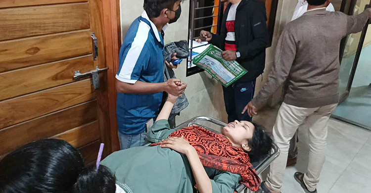 দিনাজপুরে চায়না কোম্পানিতে নারী শ্রমিকদের মাঝে হঠাৎ আতঙ্ক, আহত অর্ধশত