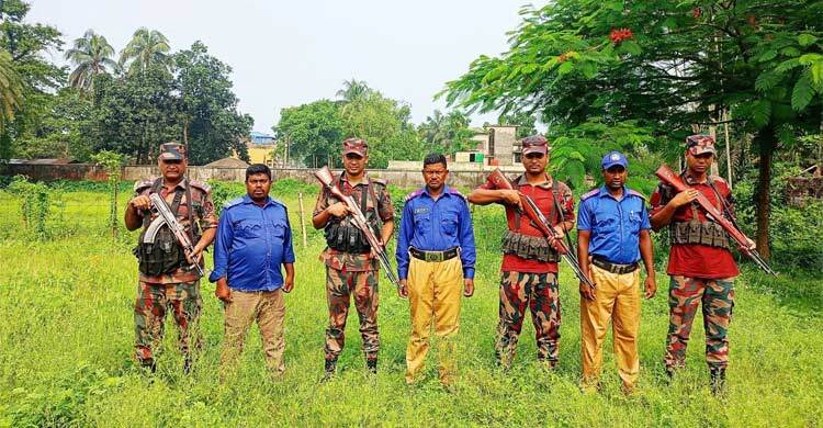 রাতের আঁধারে বিএসএফের পুশইনের চেষ্টা