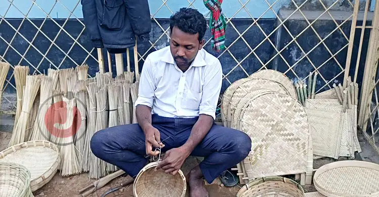 বাঁশ শিল্পে বিষাদের ছায়া