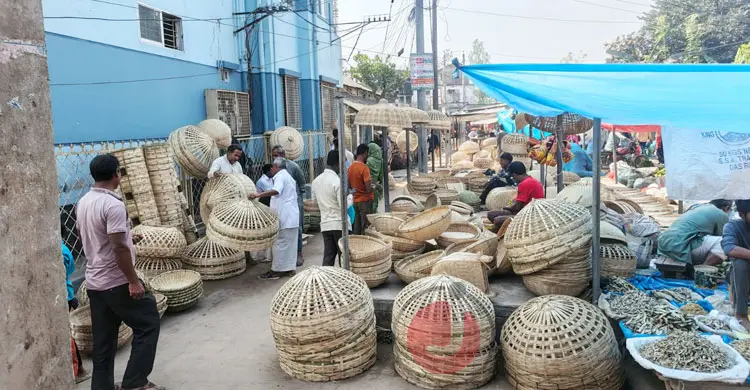 বাঁশ শিল্পে বিষাদের ছায়া