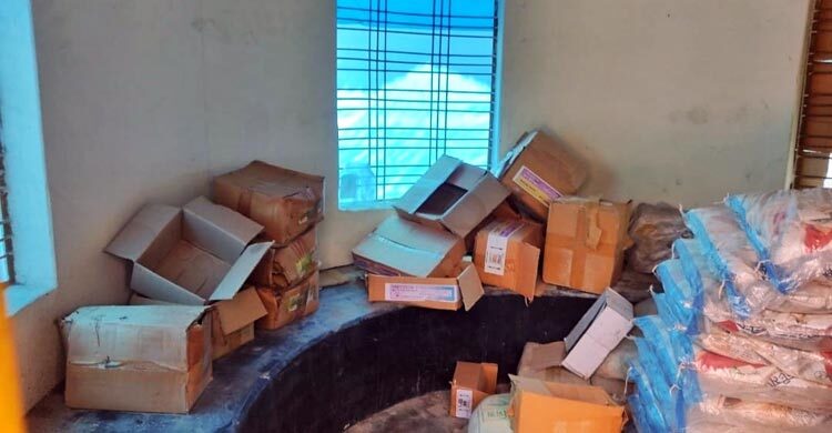 যাত্রীছাউনি এখন গোডাউন