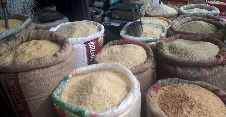 দিনাজপুরে ৩-৪ টাকা কমেছে সব ধরনের চালের দাম