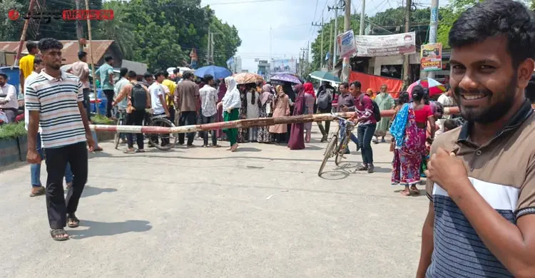 শিক্ষার্থীদের সঙ্গে পরিবহন শ্রমিকদের সংঘর্ষ, আহত আট