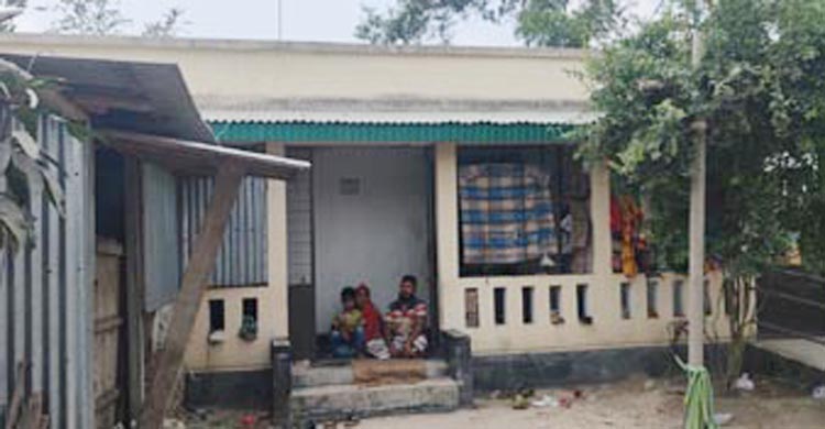 সাভারের রানা প্লাজা ট্র্যাজেডির ১২ বছর আজ। ২০১৩ সালের ২৪ এপ্রিল কাক ডাকা ভোরে ঘুম থেকে ওঠেন গৃহবধূ রেবেকা বেগম