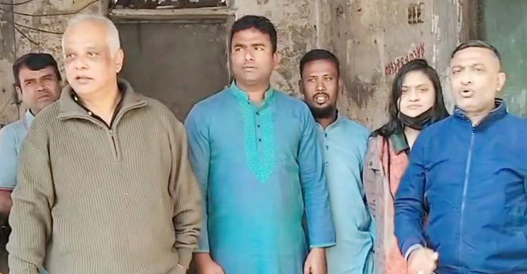 স্লোগান দিয়ে দুপুরে কার্যালয়ে আ&rsquo;লীগ নেতাকর্মীরা বিকেলে আগুন