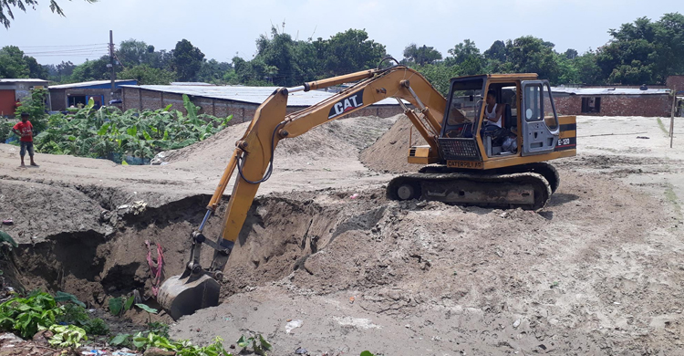 কথা রাখলেন প্যানেল মেয়র, সেই ড্রেনের খনন কাজ শুরু