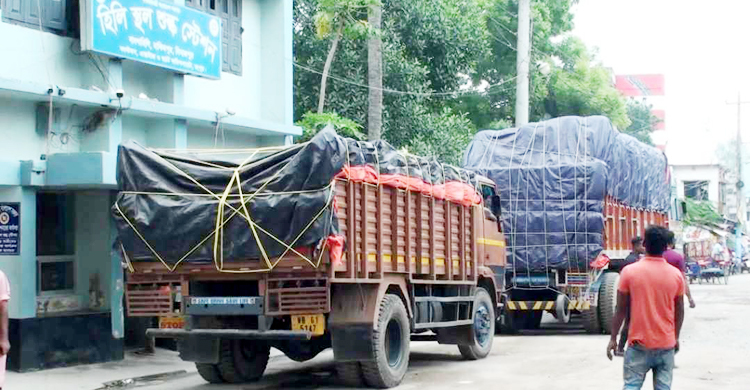 ৭ দিন পর হিলি স্থলবন্দরে আমদানি-রপ্তানি শুরু