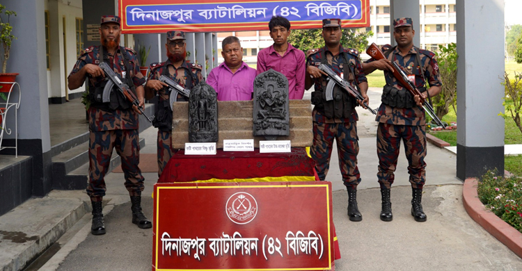 দিনাজপুর থেকে কষ্টি পাথরের ২ মূর্তি উদ্ধার