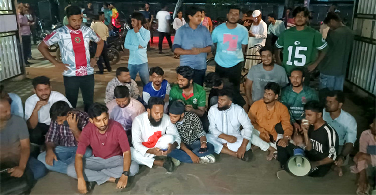 আন্দোলনের মুখে দিনাজপুরে অতিরিক্ত পুলিশ সুপার প্রত্যাহার