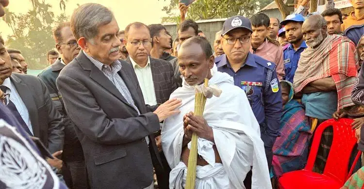 দিপু দাসের পরিবারের পাশে শিক্ষা উপদেষ্টা