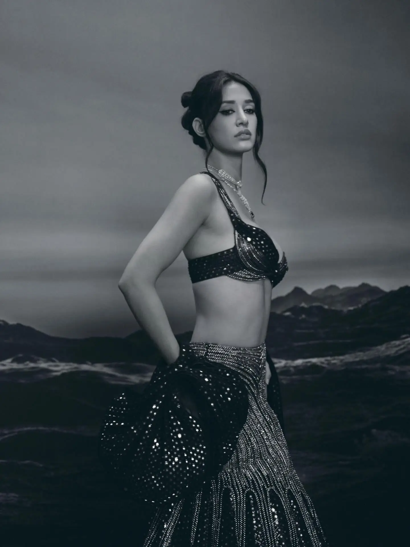 দিশার গ্ল্যামারে মাতলো ল্যাকমে মঞ্চ