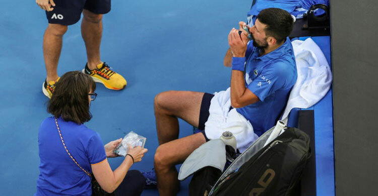 ইনহেলার নিয়ে চতুর্থ রাউন্ডে জকোভিচ