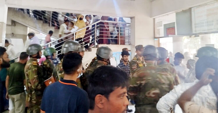 ঢাকা মেডিকেলে ৭০ দালাল আটক, ৩৬ জনের জেল-জরিমানা