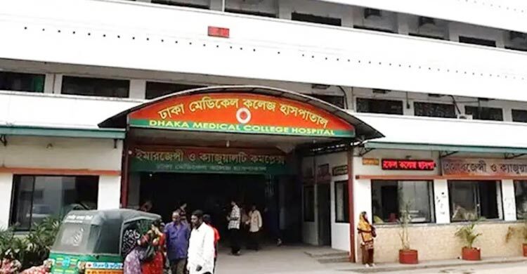 মোটরসাইকেলের ধাক্কায় প্রাণ গেলো ফুটপাতের পানি বিক্রেতা বৃদ্ধার