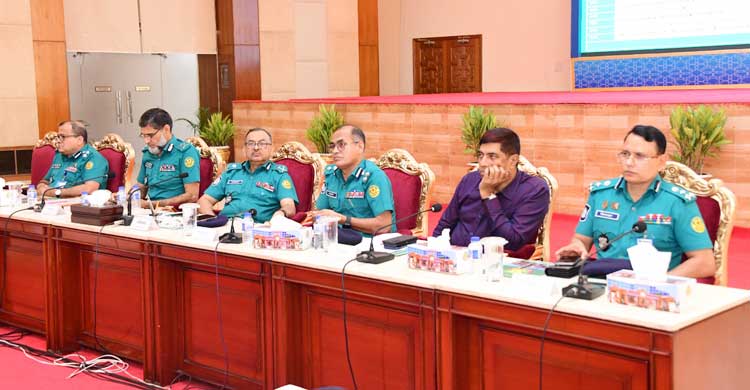 নির্বাচনে পক্ষপাতদুষ্ট আচরণ করলে কঠোর ব্যবস্থা