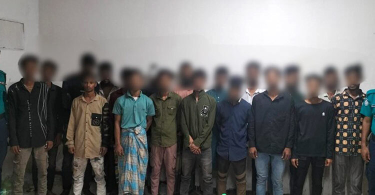 বাড্ডা-মোহাম্মদপুর থেকে গ্রেফতার ১২ ছিনতাইকারী কারাগারে