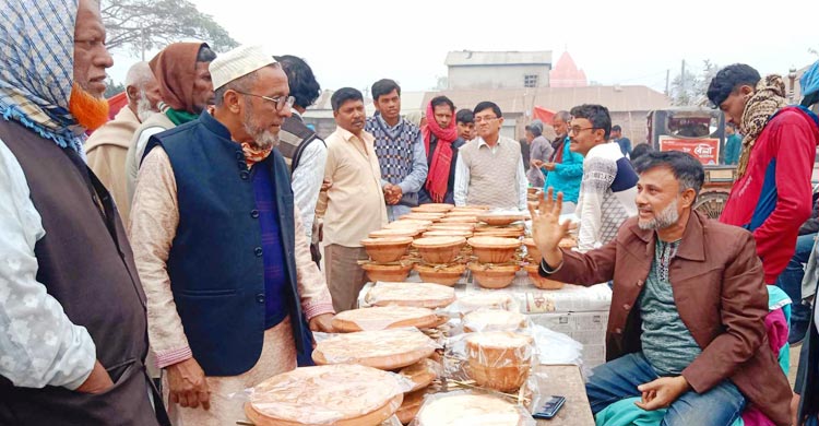 সিরাজগঞ্জে ৩০০ বছরে দইমেলা