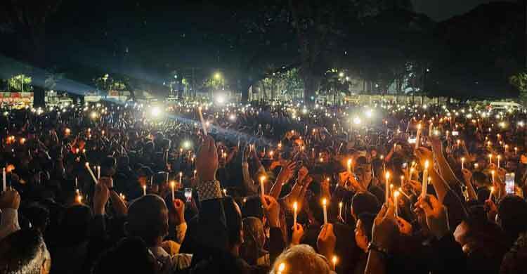 জুলাই স্মরণে শহীদ মিনারে ছাত্রদলের মোমবাতি প্রজ্বলন