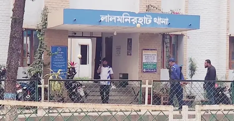 তিস্তা টোল প্লাজায় তল্লাশি, যুবকের কাছে মিললো দেড়লাখ মার্কিন ডলার