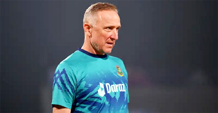 ডোনাল্ডের বিদায় নিয়ে দু’রকম ভাষ্য!