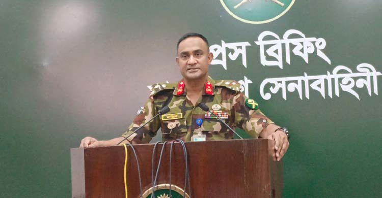 আওয়ামী লীগ কর্মীদের প্রশিক্ষণের অভিযোগ: মেজর সাদিক সেনা হেফাজতে