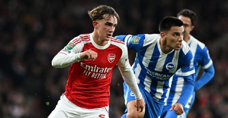 আর্সেনালের জয়ের রাতে ১৫ বছরের ডোম্যানের রেকর্ড