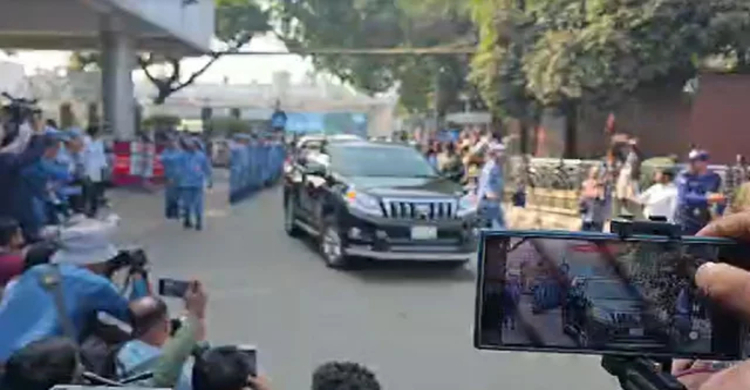 বিমানবন্দর থেকে সরাসরি এভারকেয়ারে জুবাইদা রহমান