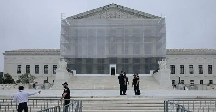 জন্মসূত্রে নাগরিকত্ব নিয়ে শুনানিতে সম্মত মার্কিন সুপ্রিম কোর্ট