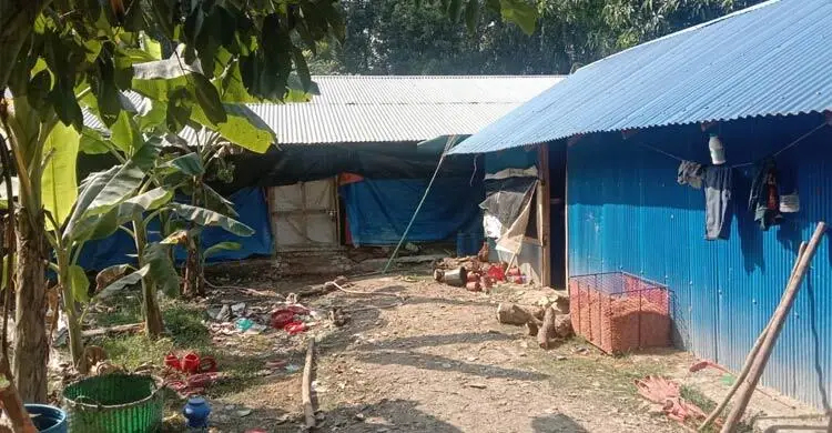 মিরসরাইয়ে পুলিশ পরিচয়ে পোলট্রি ফার্মে ডাকাতি