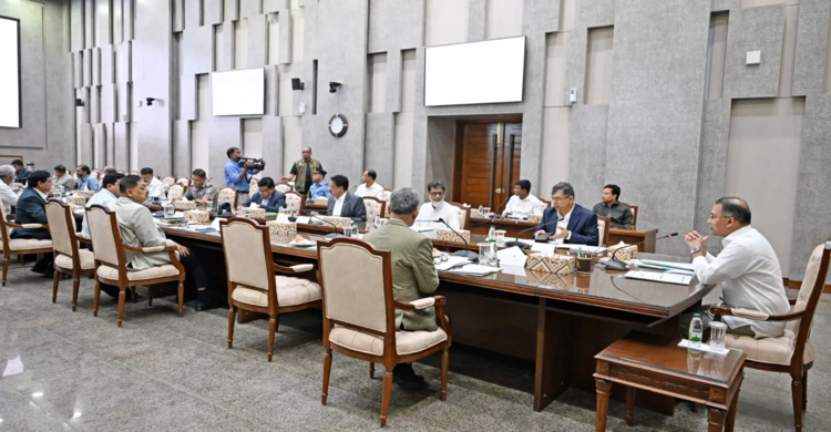 রাজধানীর যানজট নিরসন বিষয়ে সচিবালয়ে সভা অনুষ্ঠিত হয়
