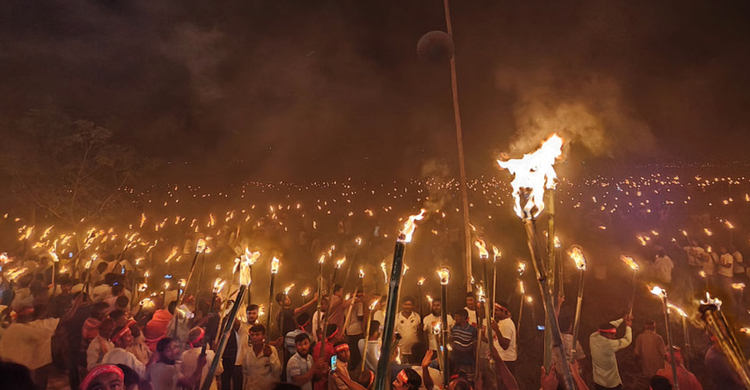 সালাউদ্দিন টুকুর মনোনয়ন পরিবর্তনের দাবিতে মশাল মিছিল