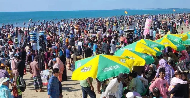 বছর শেষে পর্যটকে সরগরম কক্সবাজার, ৫০০ কোটির বাণিজ্যের আশা