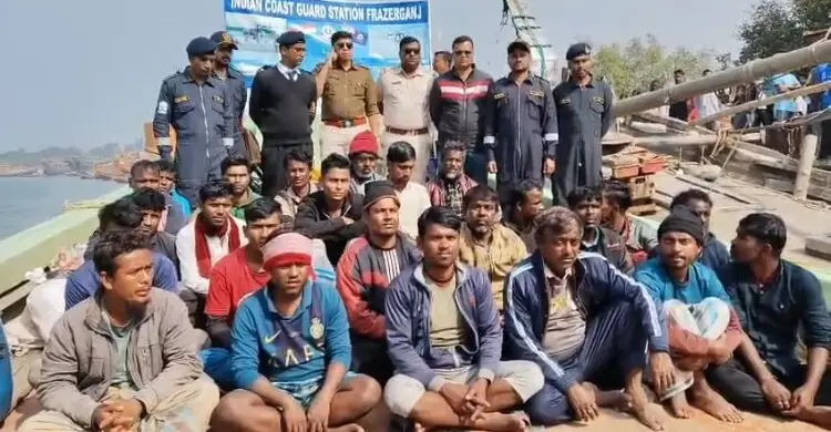 বাংলাদেশি ট্রলারসহ ২৪ জেলেকে ধরে নিয়ে গেছে ভারত