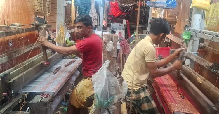 ইউনেস্কোর স্বীকৃতি পেলো টাঙ্গাইলের তাঁতের শাড়ি