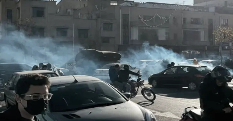 ইরানে টানা ১০ দিনের বিক্ষোভে নিহত ৩৬