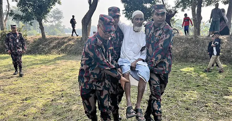 বিজিবির বিনামূল্যে চিকিৎসা সেবা পেলেন ৩ শতাধিক রোগী