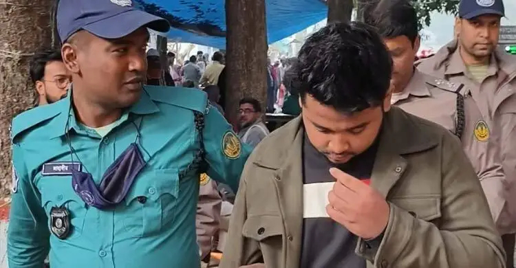 ভর্তি পরীক্ষায় চ্যাটজিপিটিতে উত্তর খুঁজছিলেন শিক্ষার্থী