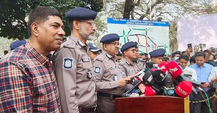 শহীদ মিনারে ঘিরে ১৫ হাজার পুলিশ, থাকছে বোম্ব ডিসপোজাল ইউনিটও ডিএমপি কমিশনার