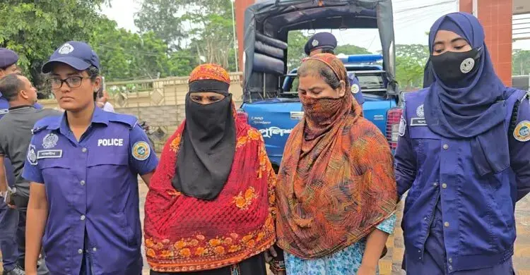 বরগুনায় বিপুল পরিমাণ টাকা-স্বর্ণালংকারসহ দুই বোন আটক