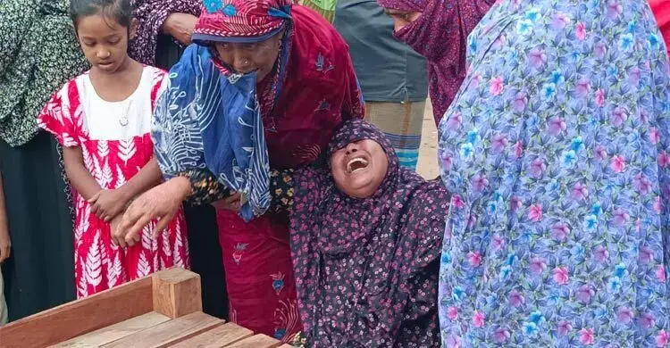 বিদ্যুৎস্পৃষ্ট মামাকে বাঁচাতে গিয়ে ভাগ্নের প্রাণটাও গেলো