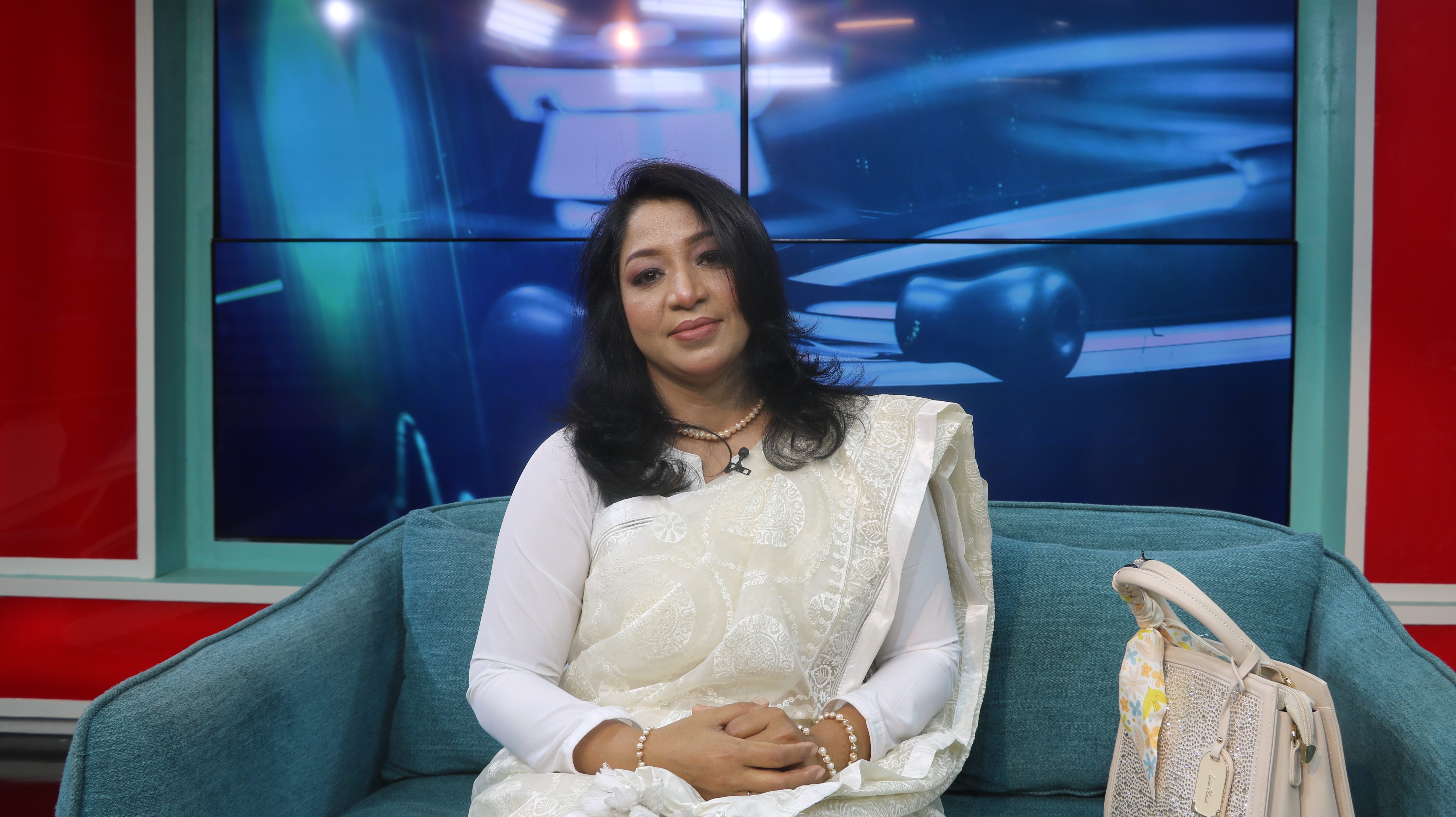 কুর্মিটোলা জেনারেল হাসপাতালের গাইনি, স্ত্রী ও প্রসূতি রোগ এবং গাইনি ক্যানসার বিশেষজ্ঞ ডা. রুখসানা পারভীন