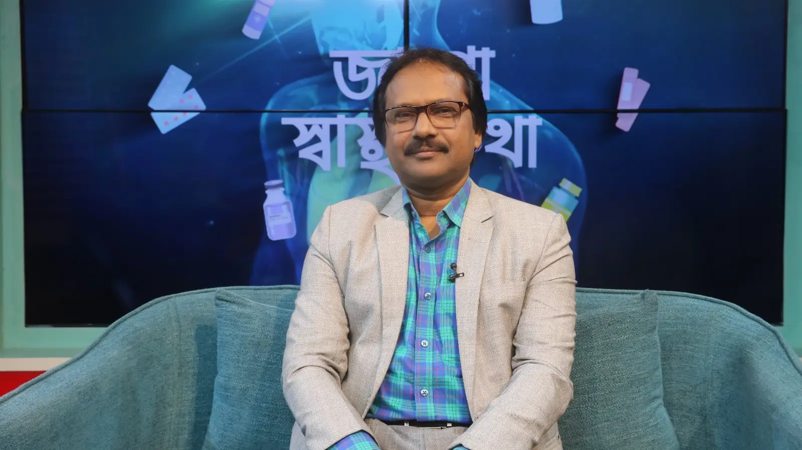 বাংলাদেশ মেডিকেল বিশ্ববিদ্যালয়ের প্রসূতি ও স্ত্রীরোগ বিভাগে অধ্যাপক ডা. রেজাউল করিম কাজল