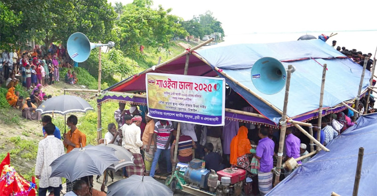 তারাকান্দির ঘাট থেকে ভাসলো লখিন্দরের ভেলা