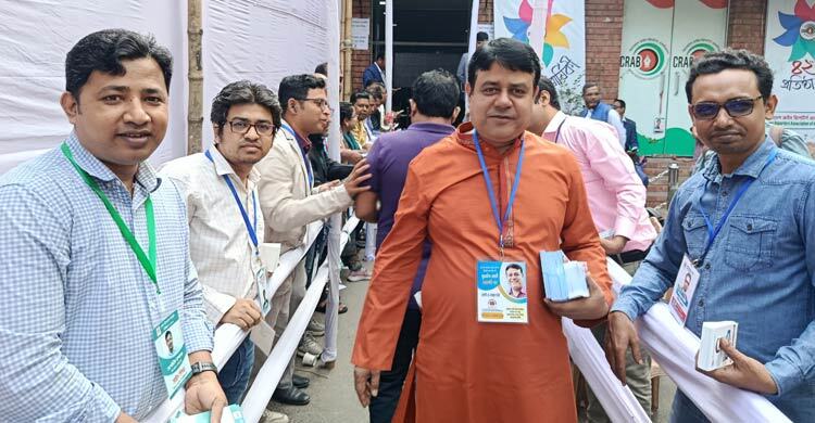 উৎসবমুখর পরিবেশে ডিআরইউয়ের ভোটগ্রহণ চলছে