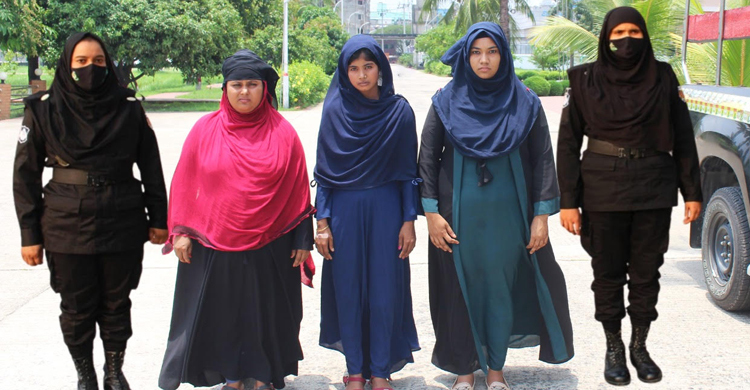 চট্টগ্রামে ৩ নারী মাদক কারবারি গ্রেফতার